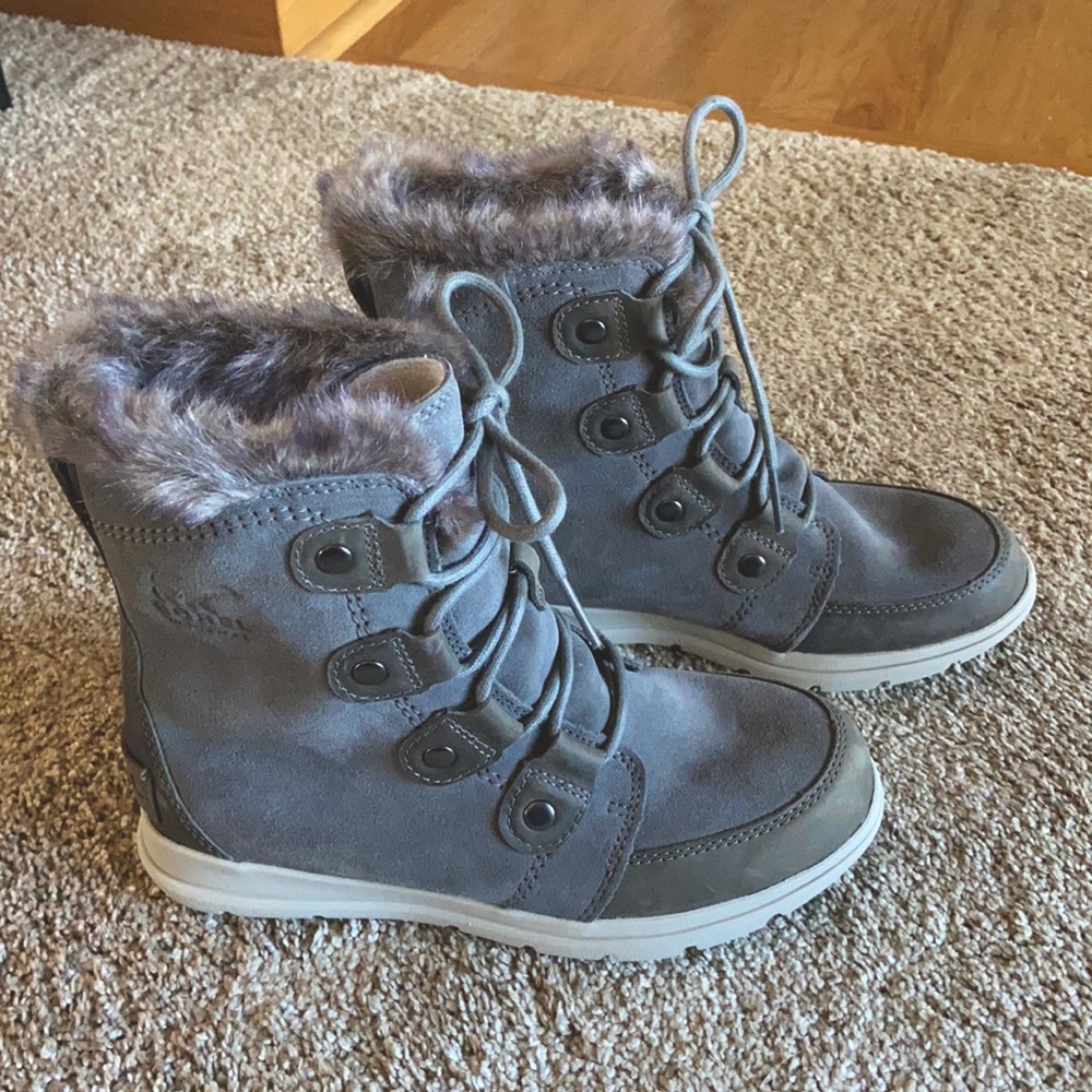 NIB Sorel Explorer Joan waterproof boots